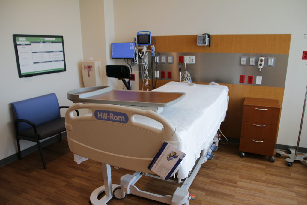 In-patient rooms on the third floor are fully equipped, and each is close to one of the multiple nurses stations on the floor.