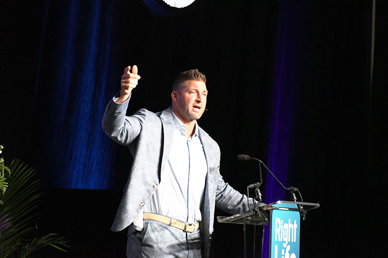 Tebow encourages Right to Life attendees to ‘act like we’re on a rescue team’