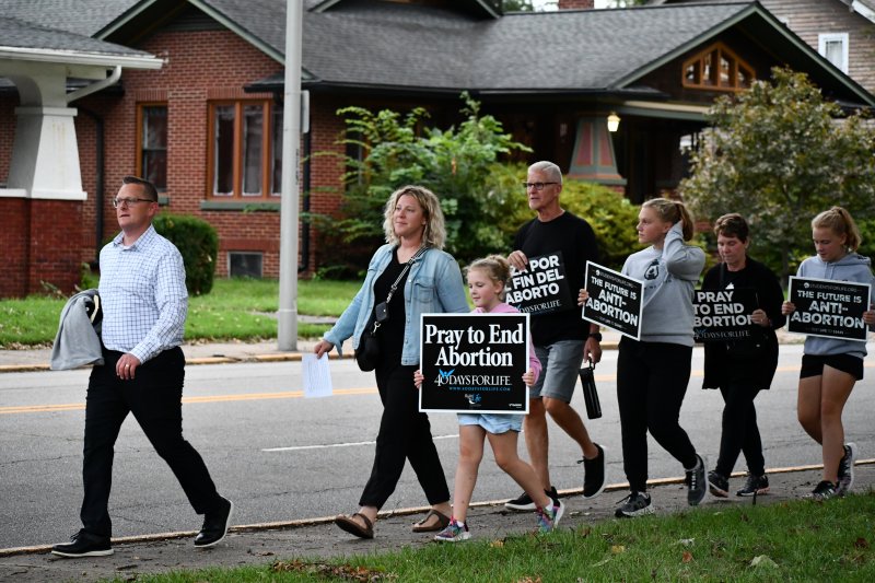 Sixth annual prayer vigil, peaceful march kicks off 40 Days for Life